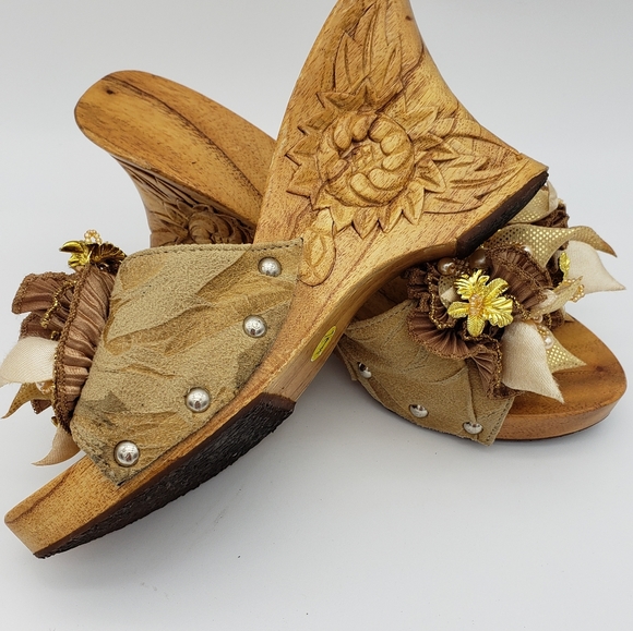 Wooden wedge sandle sz large - Picture 5 of 11